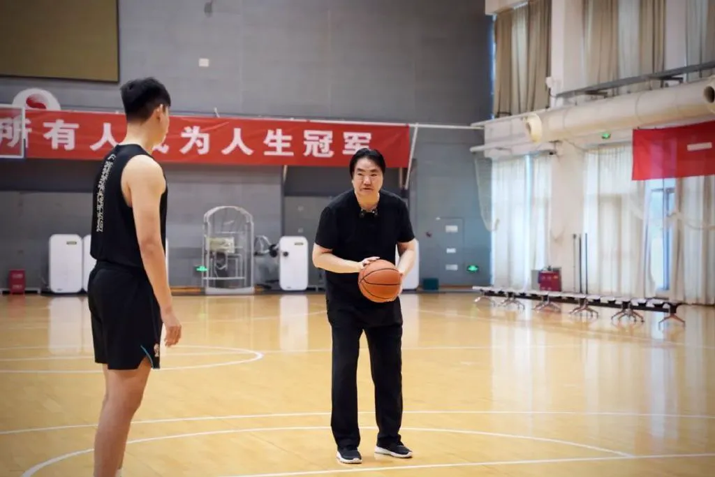 制定篮球交流计划以促进个人技能发展的方法_0
